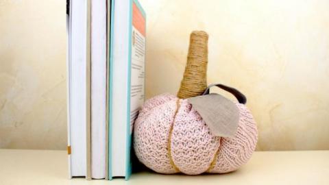  DIY Bookend/Door Stopper from Old Sweater 