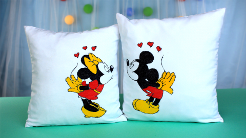  DIY Minnie and Mickey Decorative Pillow Covers 